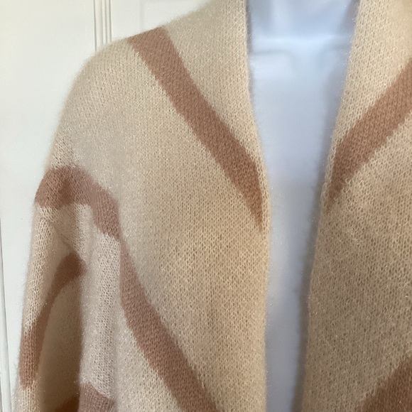 Steve Madden oversized drop shoulder 3/4 sleeve soft coat sweater tan cream - Picture 5 of 14